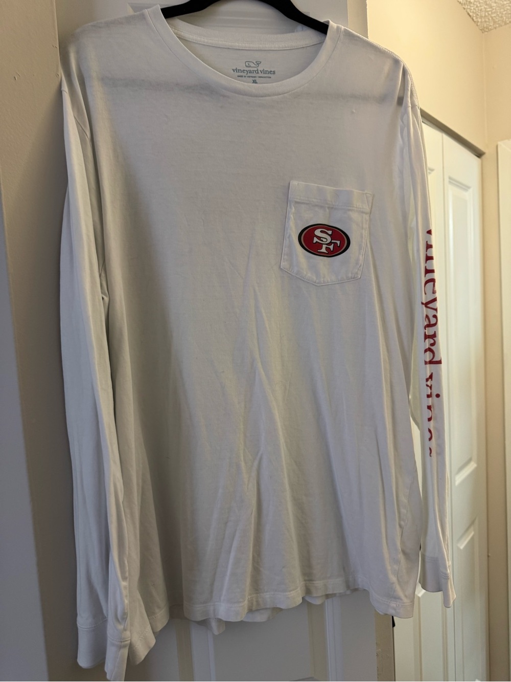 Vineyard Vines White Long-Sleeve Pocket Tee with Red SF 49ers Logo
